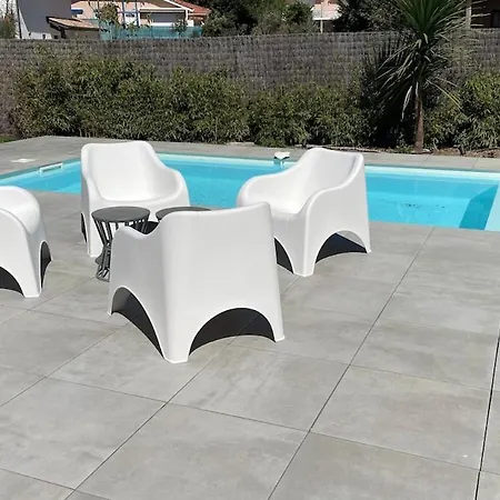 Alaïa Neuve Avec Piscine, Pétanque Proche Et Golf Villa