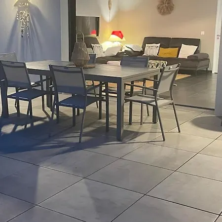 Alaïa Neuve Avec Piscine, Pétanque Proche Et Golf Villa