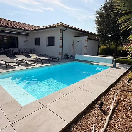 Alaïa Neuve Avec Piscine, Pétanque Proche Et Golf Villa